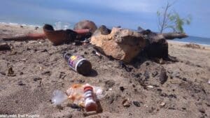 Gambar: Beragam Sampah di Lokasi Ekowisata Bahari