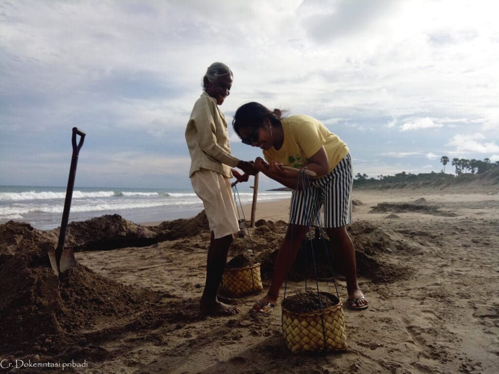 Perempuan Pesisir