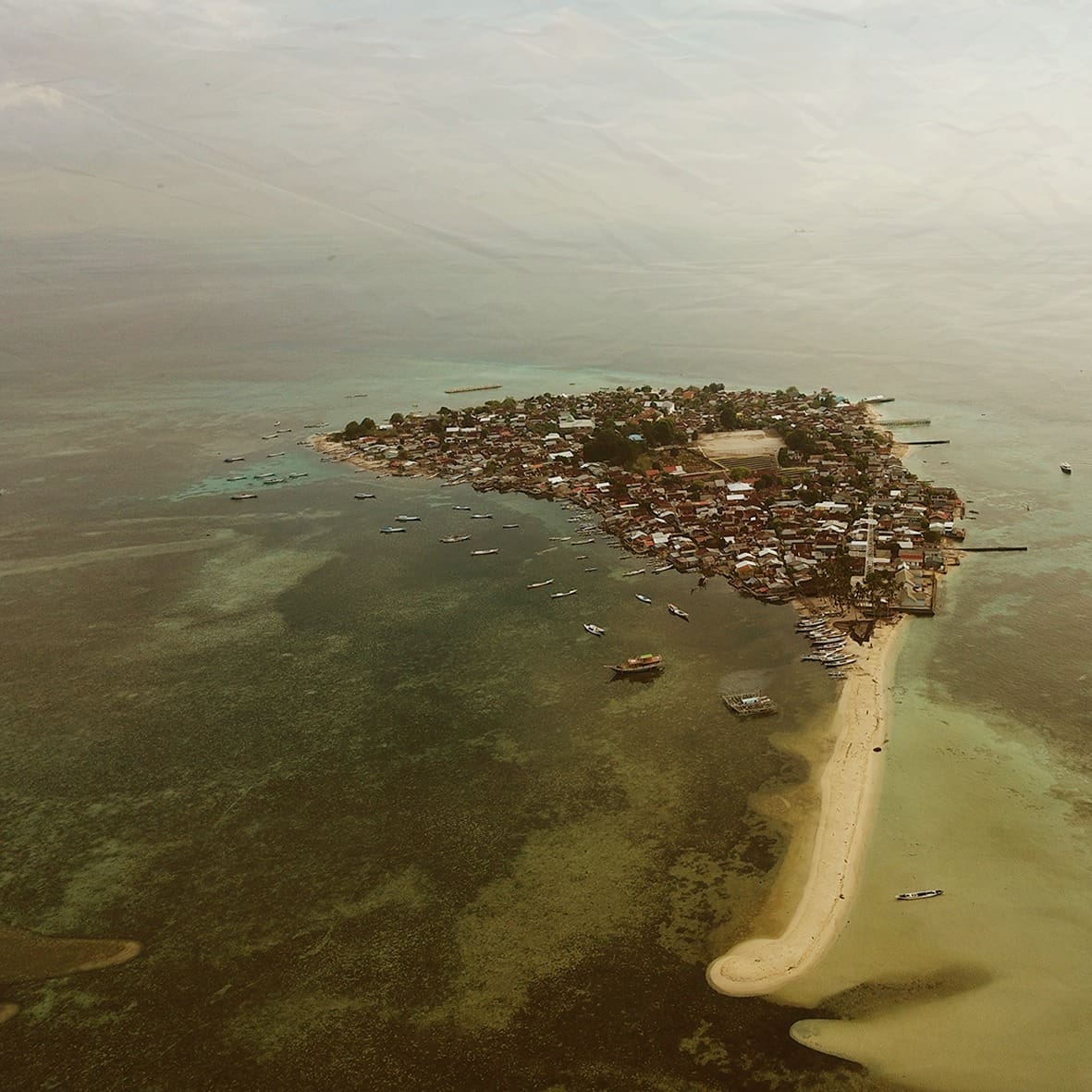 Pulau Kodingareng Lompo (Sumber: Walhi Sulawesi Selatan)