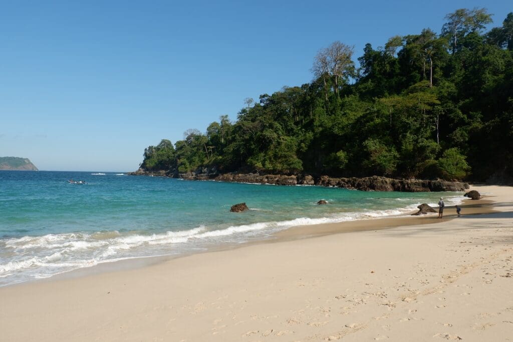 Pantai Teluk Hijau