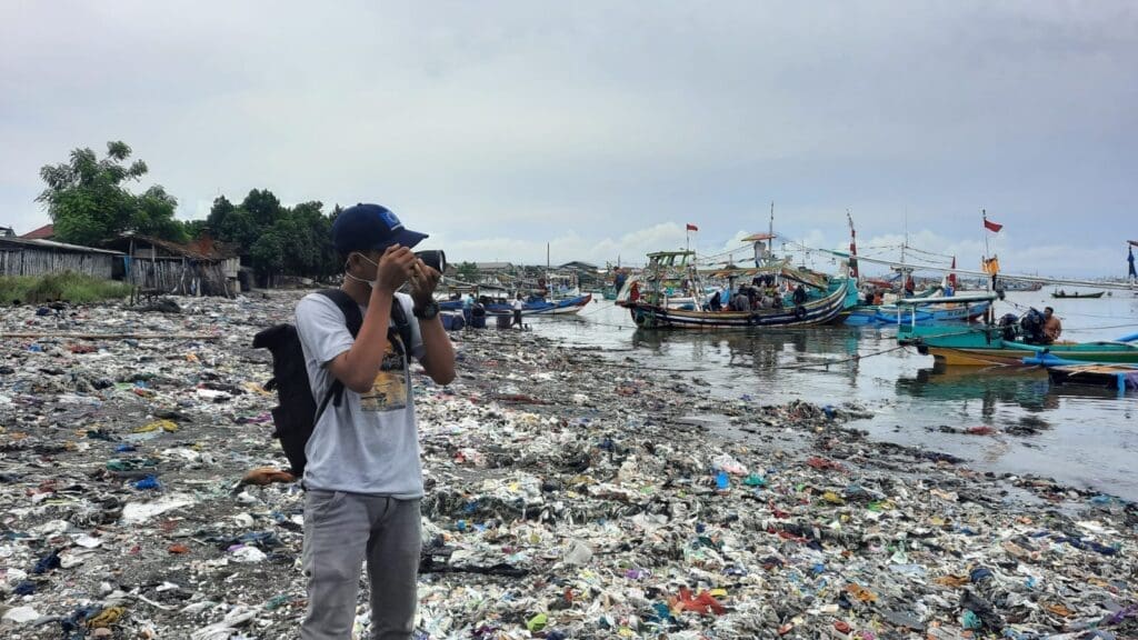 Pantai Plastik Muncar