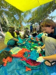 Aksi bersih-bersih komunitas dan pengumpulan limbah plastik